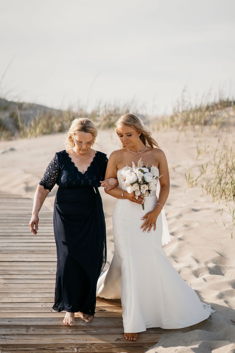 LiEna Photography. Emerald Isle wedding Photographer. Emerald Isle The Point Wedding. Crystal Coast Weddings Photographer. NC Photographer.
