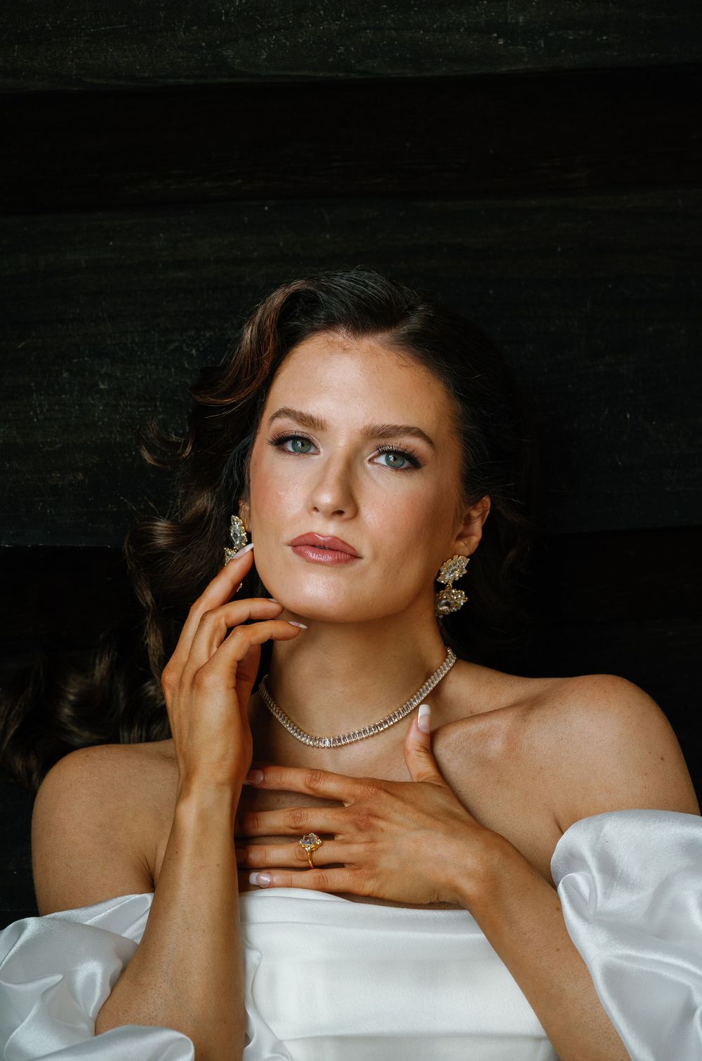bride model posing