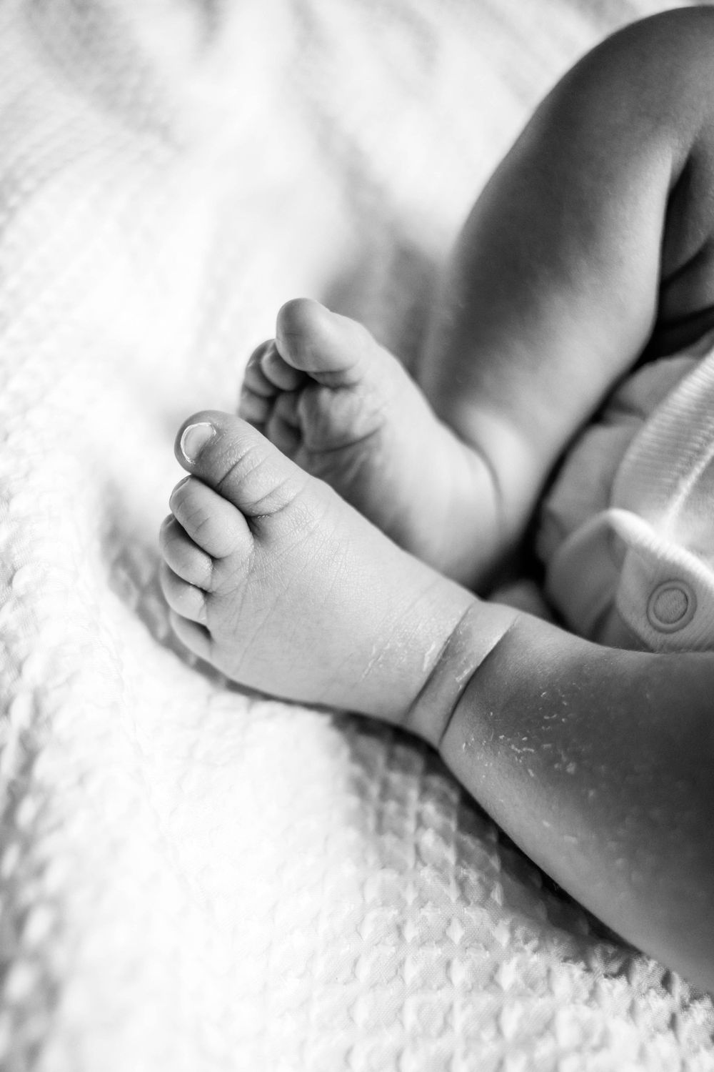 newborn baby feet