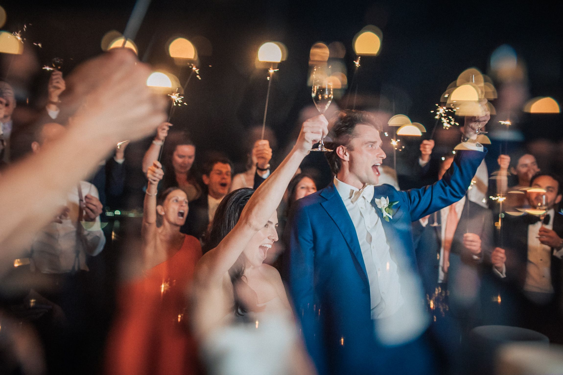 Romantic French destination wedding in Portugal — captured with cinematic flair at Forte da Cruz. By Regina Wedding Photographer Lisbon