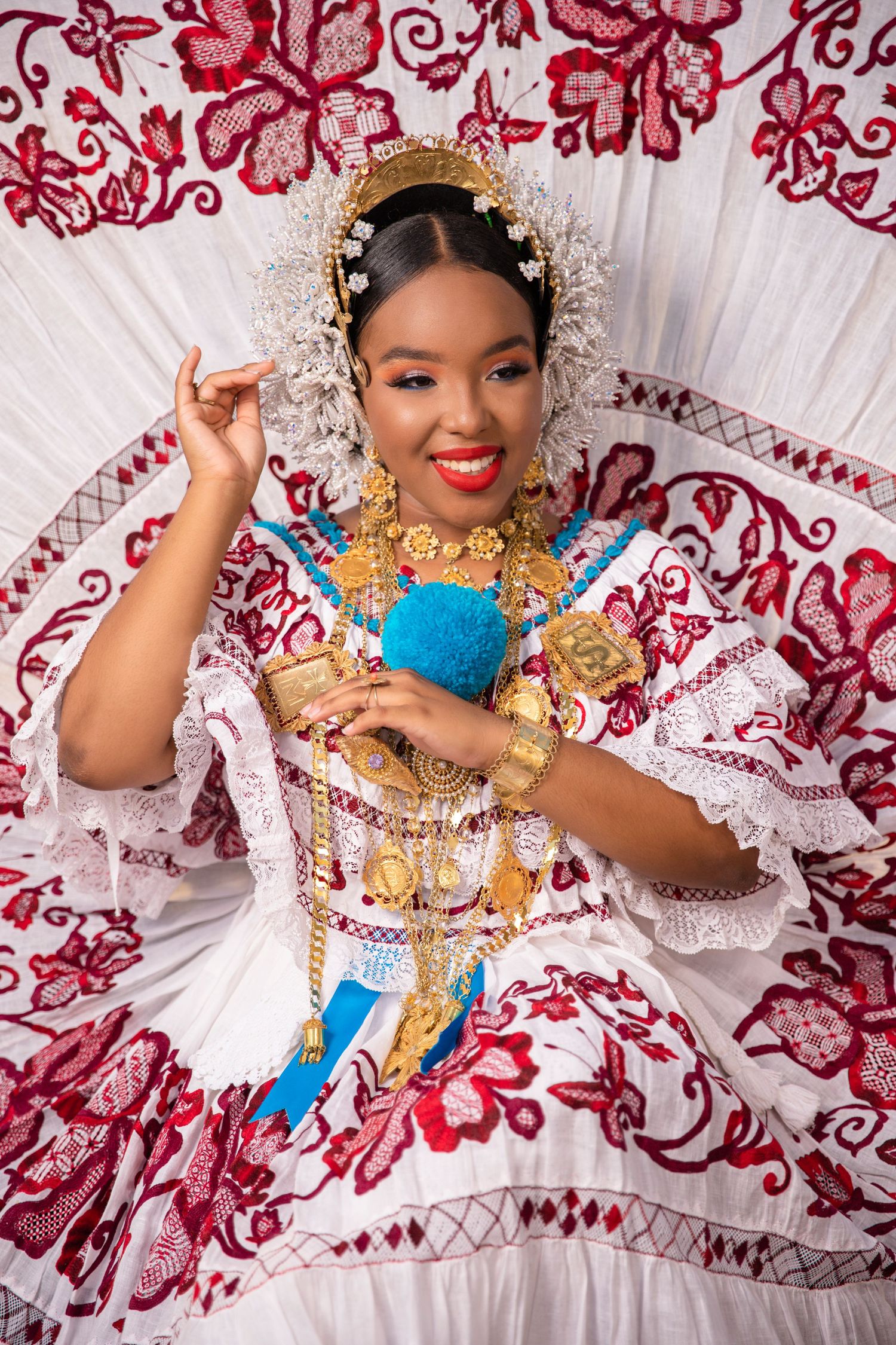 pollera de gala roja