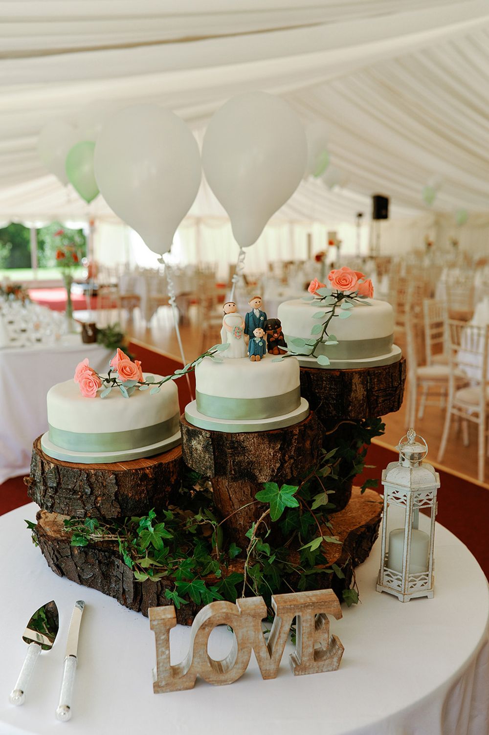 Personalised cake at the wedding in New Forest Estate & Golf Club, Tullamore.