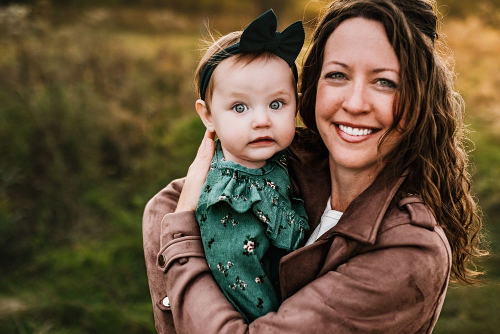 Field Motherhood and Family Photo session in Marion indiana