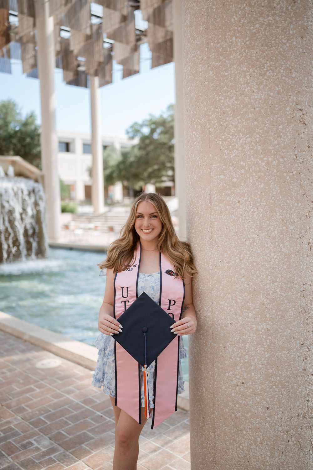 photos at sombrilla fountain at utsa