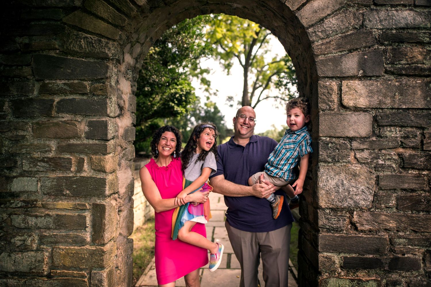 Family portrait session at Glenview Mansion in Rockville, MD. Photographed by Joey Rushfield of the DMV area.