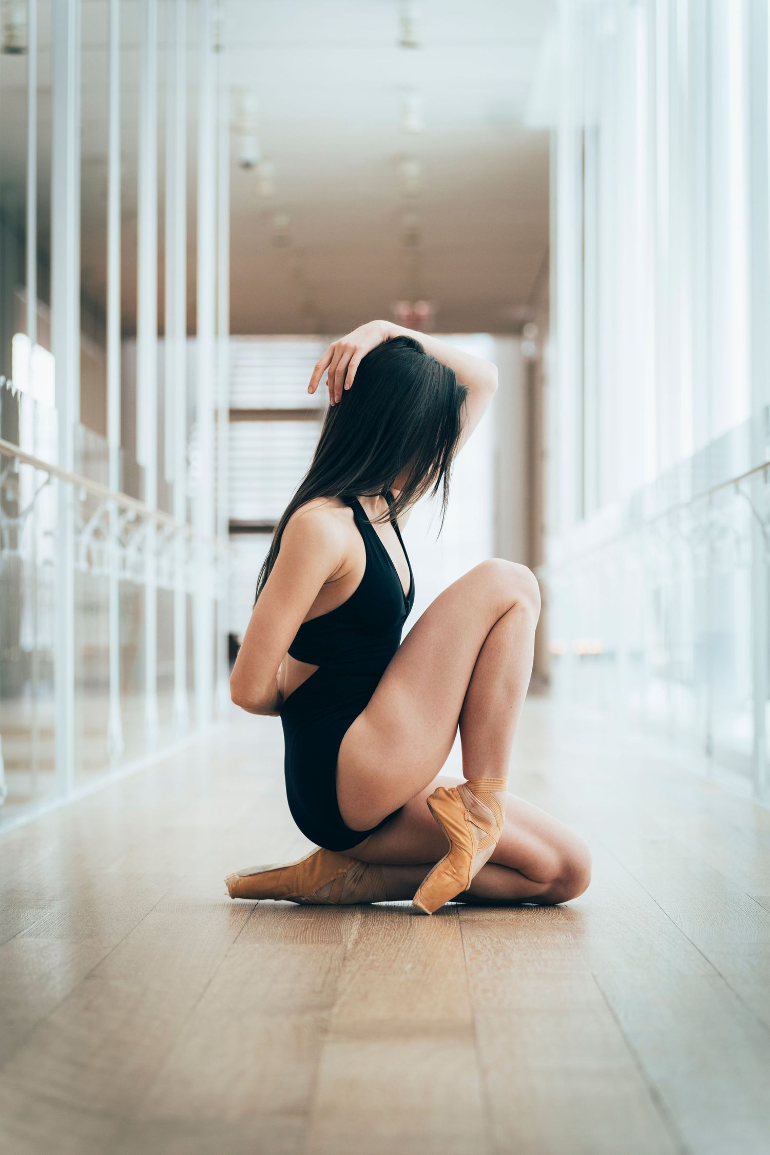 Contemporary ballet photoshoot in the Art Institute of Chicago. Chicago Dance Photography Joffrey Dancer