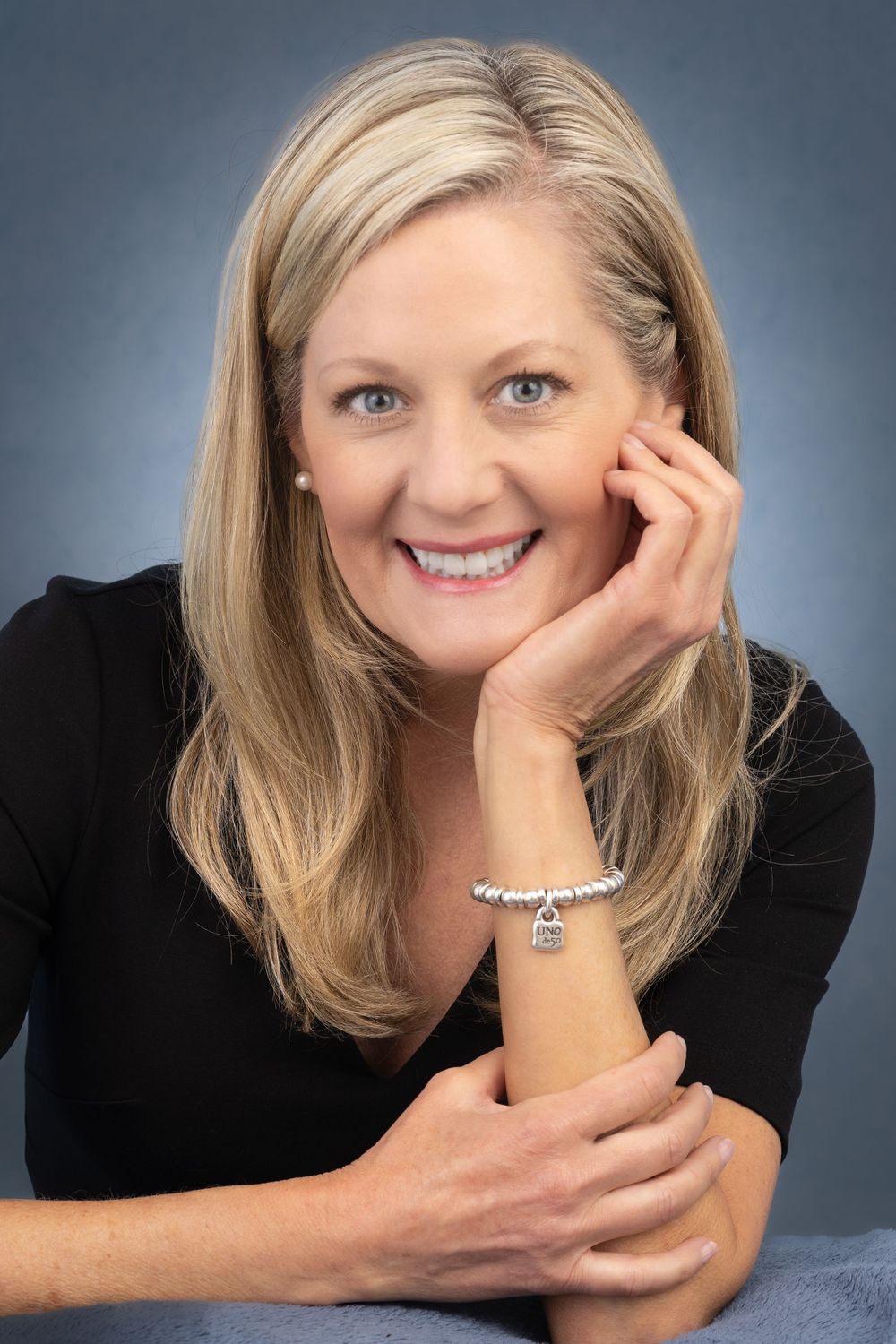 Laurie Photo a headshot