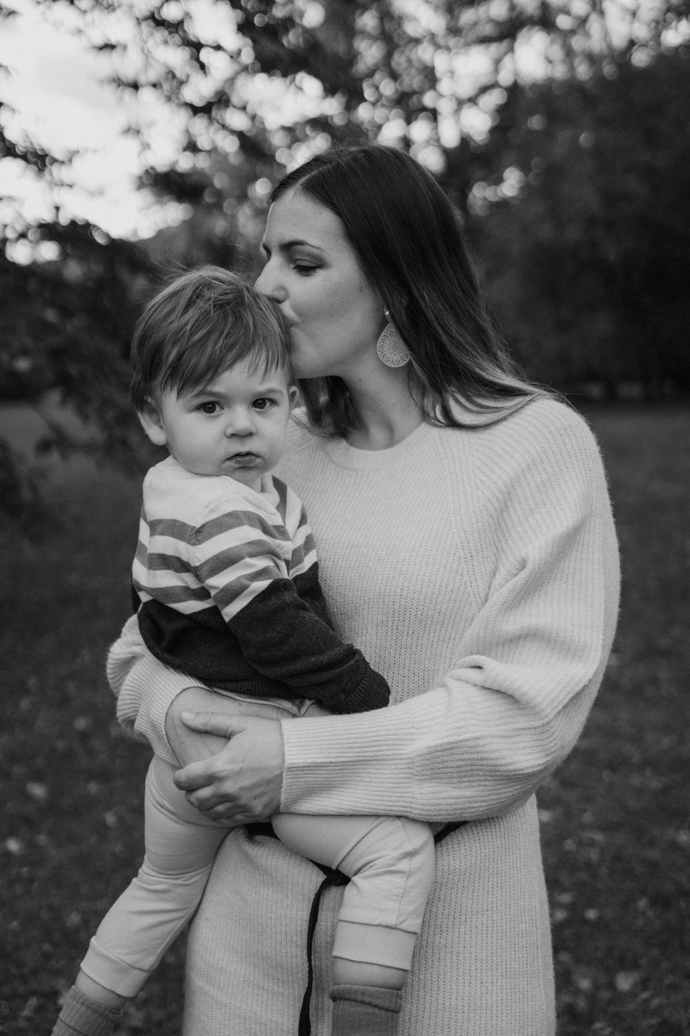 familienfotografie, Mama und Sohn, Familienfotografin, Graz, Steiermark, Stefanie Feldhofer Photography, schwarz-weiß foto, Familienbilder