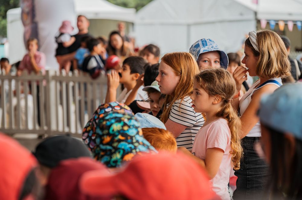 Families and children at Great Laugh in the Park, Tumbalong Park in Sydney © SIX84 Photography, Event Photography