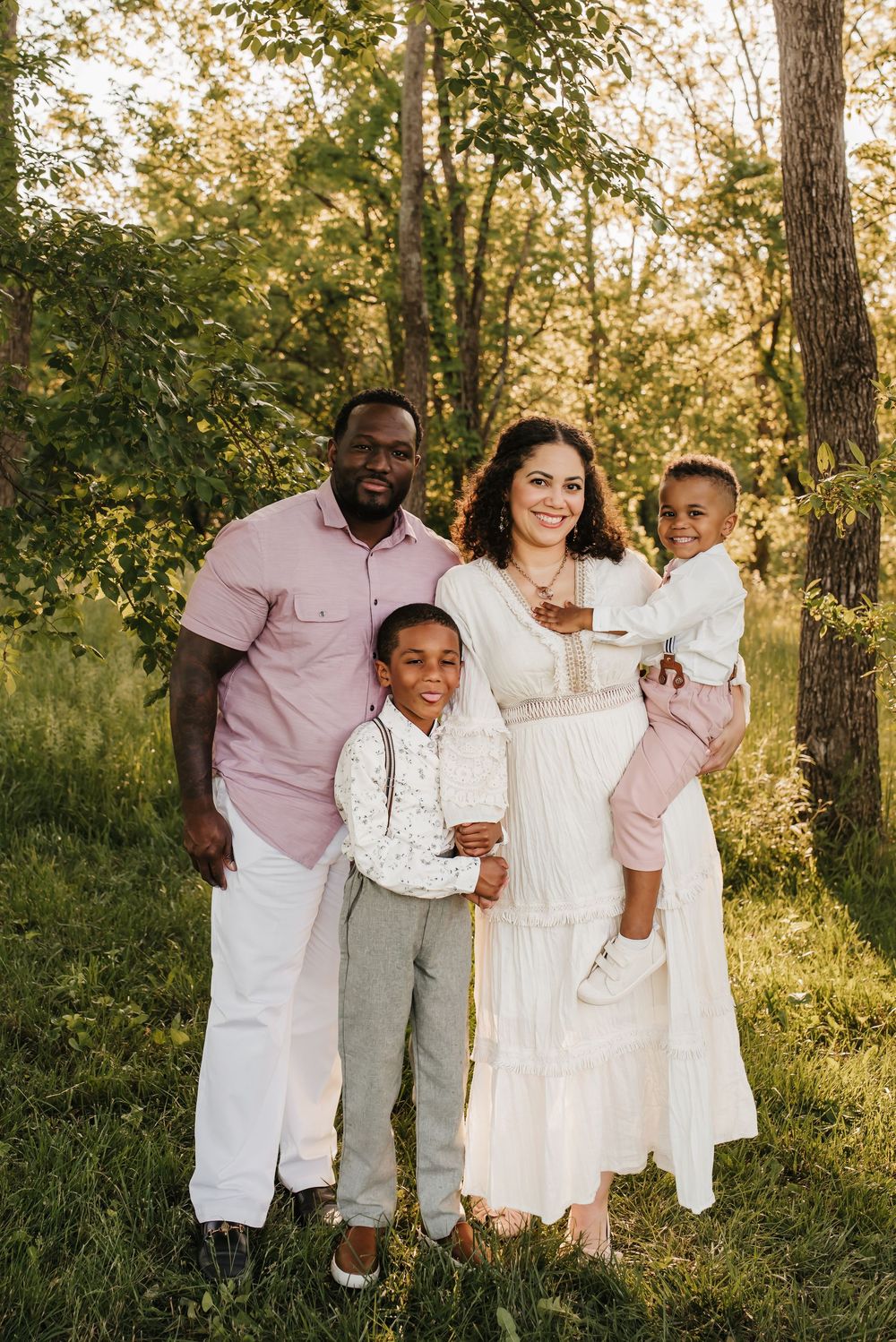 beautifully dressed family in cincinnati, ohio