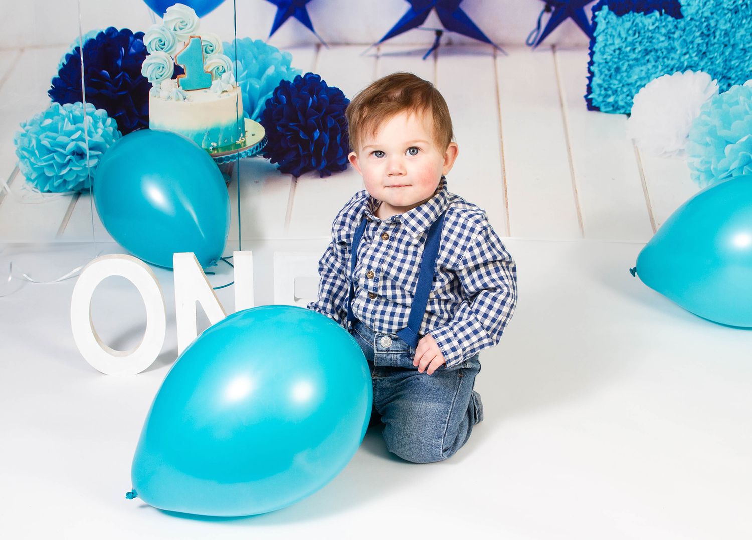 birthday boy, 1 year photo session, cake smash, cake smash session, baby boy, blue, cake, balloons, cute baby, baby photographer, nc, studio
