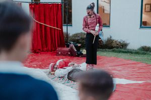 Wedding Circus show at The Astoria by Histórias com Alma