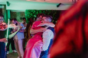 Emotive storytelling on the dance floor — real, cinematic wedding photography in Portugal