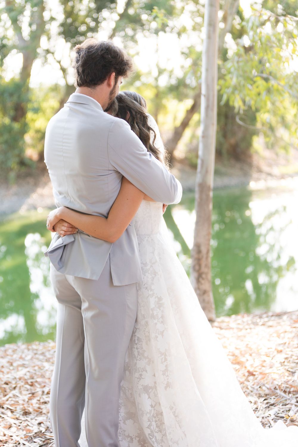bride and groom first look at Orland, California Wedding at private residence, Northern California photographer