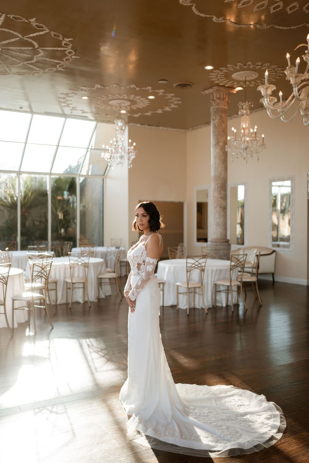 wedding photographer San Antonio crystal room