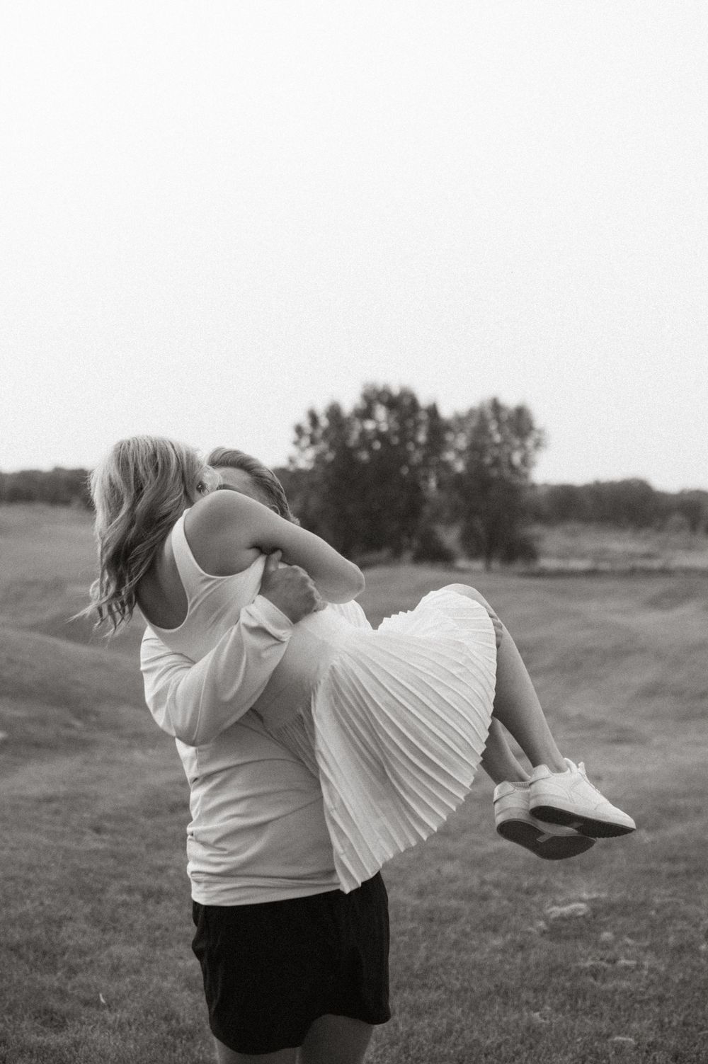 Minnesota Wedding Photographer, Romantic and Authentic Minnesota Photography, Minnesota Couple Photos | Rachel Marie Photography