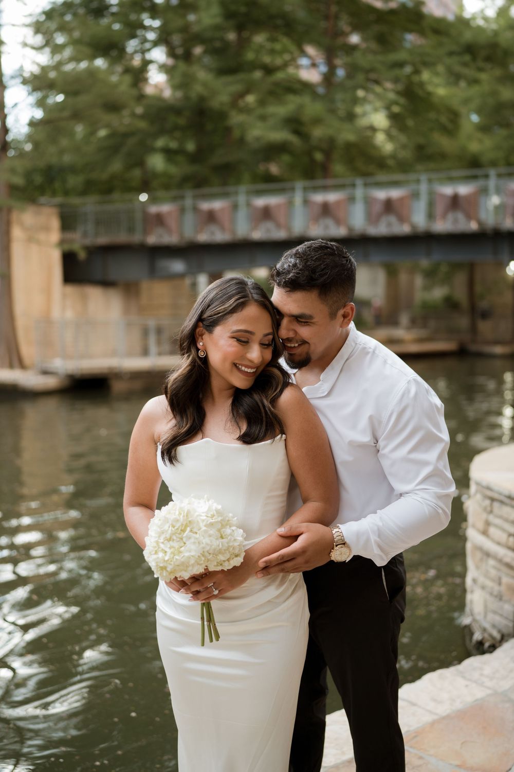 engagement photos on the San Antonio riverwalk