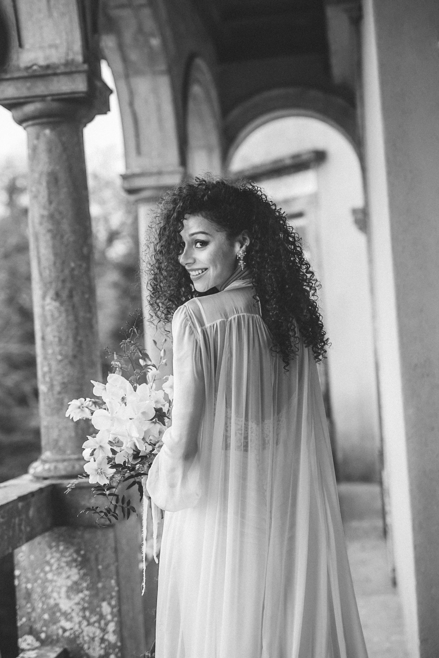 Editorial styled photo-shoot at Casa dos Penedos, a wedding venue from Penha Longa Catering. captured by a Portugal wedding photographer.