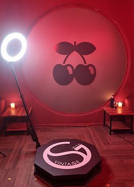 360 Video Booth Ibiza in Pacha with Branded sticker for Vintage by Sebastian Gamboa on the platform
