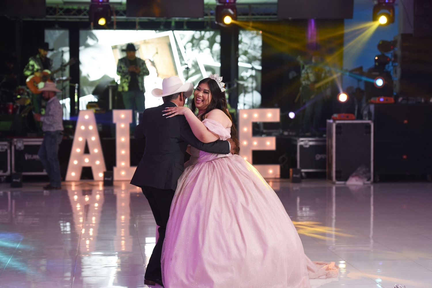 dallas quince photographer quinceanera photography packages quince photographer near me quince dollar dance