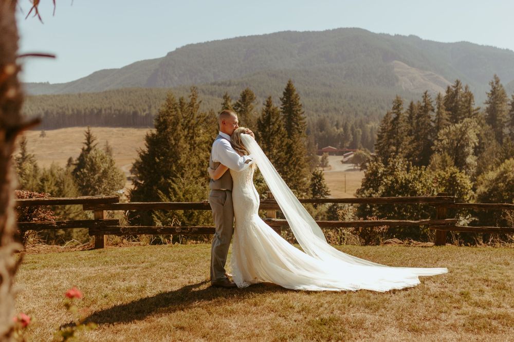 Corvallis Oregon Wedding Photographer | Salem Oregon Wedding Photographer | Corvallis Oregon Creative Wedding Photographer |