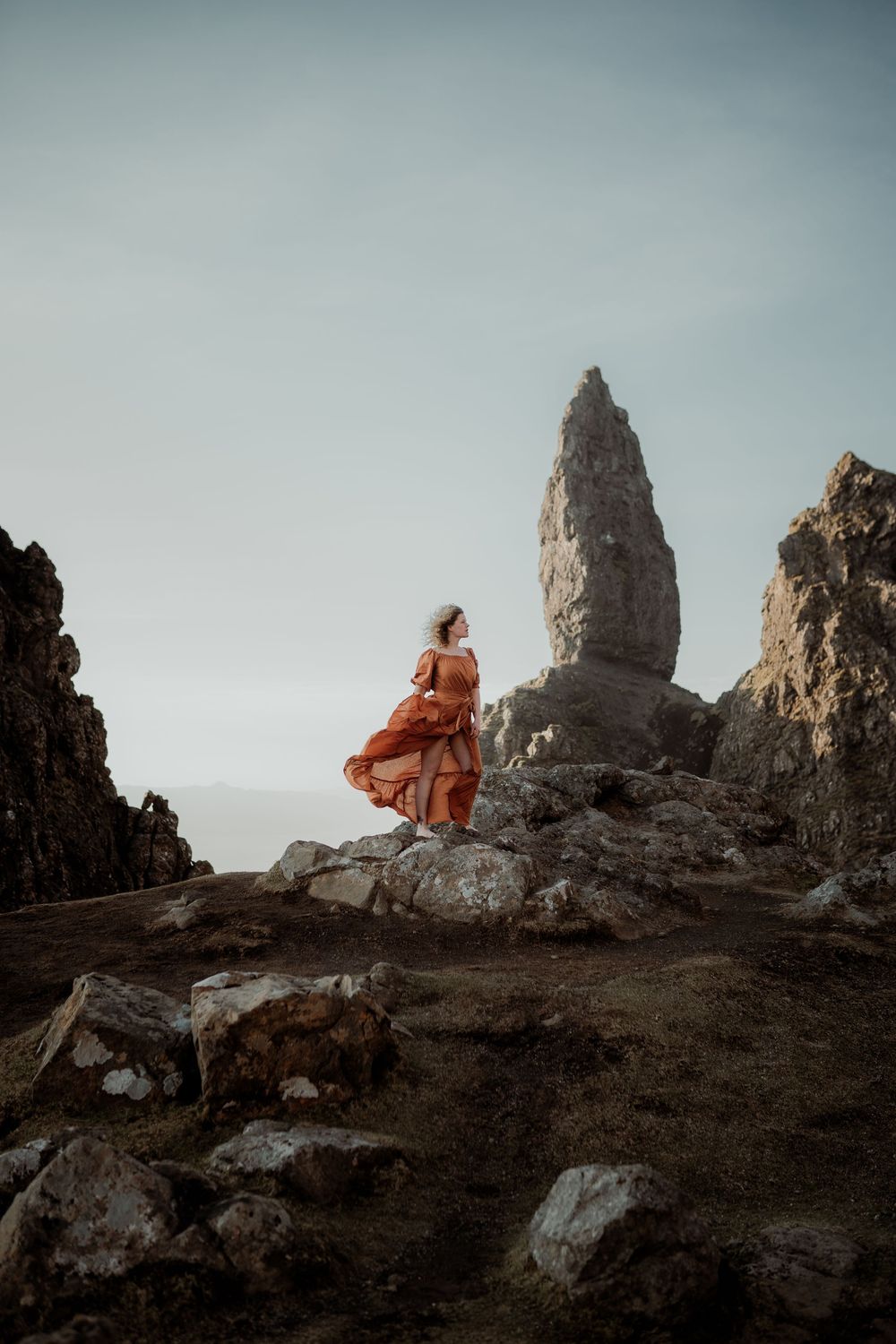 Fotoshoot zonsopgang Old Man of Storr – vrouwenreis Schotland