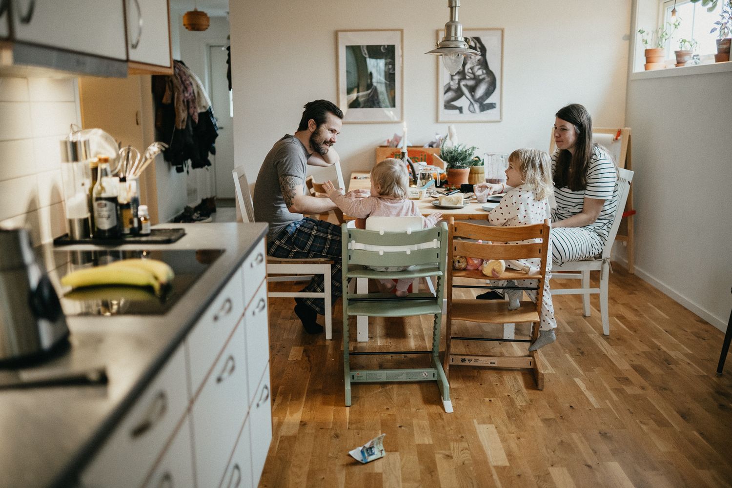 lifestylefotografering, en dag i livet, hemma hos, fotograf Halmstad, storytelling, familjen är allt