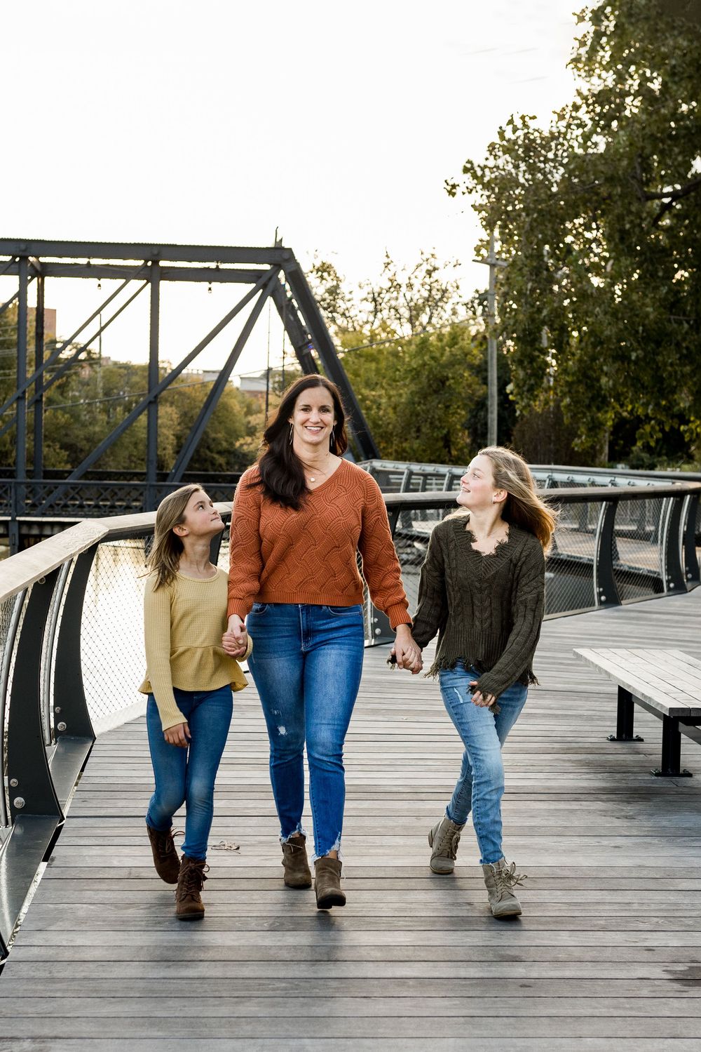 Promenade Park in Fort Wayne Indiana family Session
