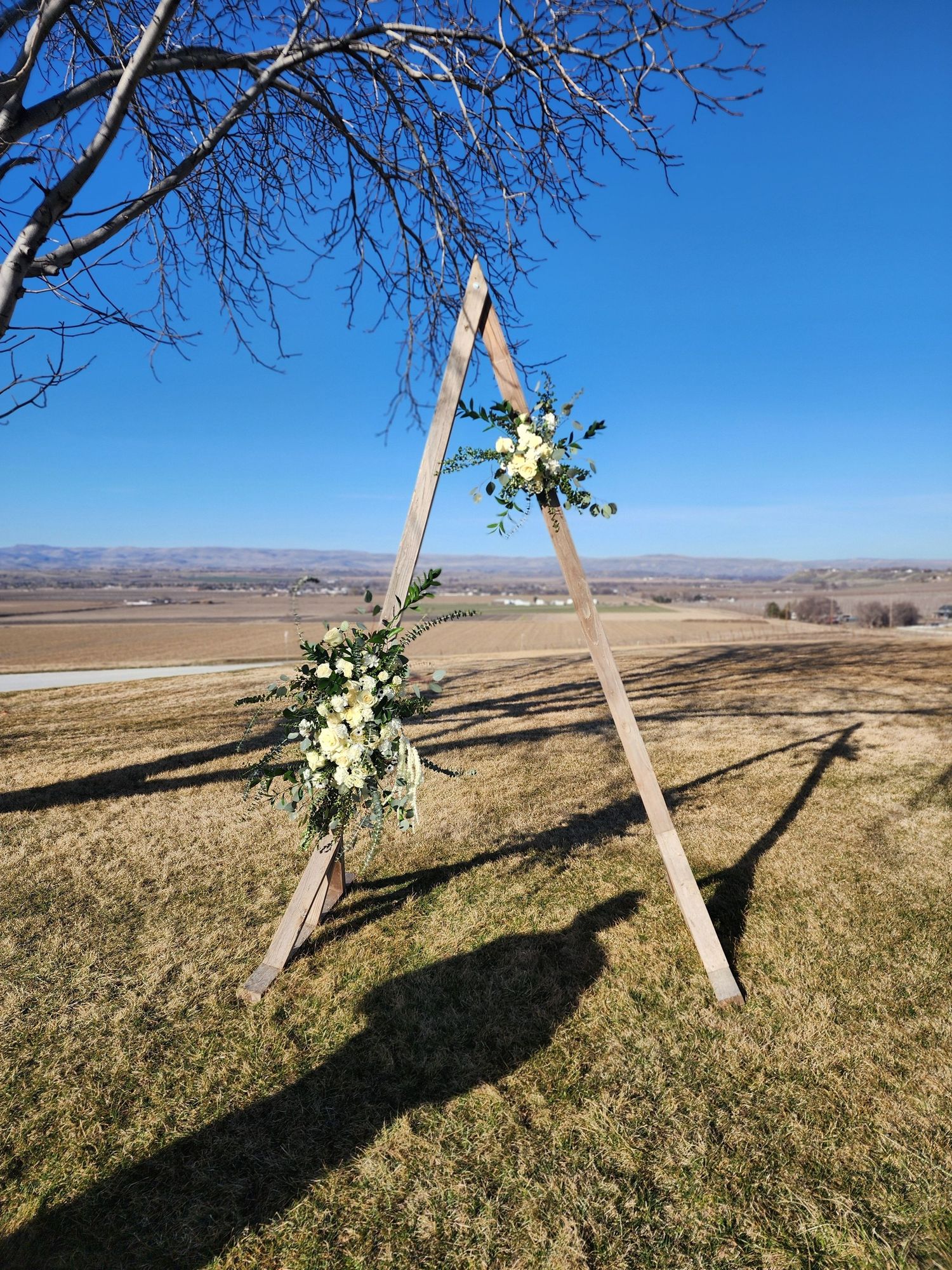 final display Floral arch arrangement