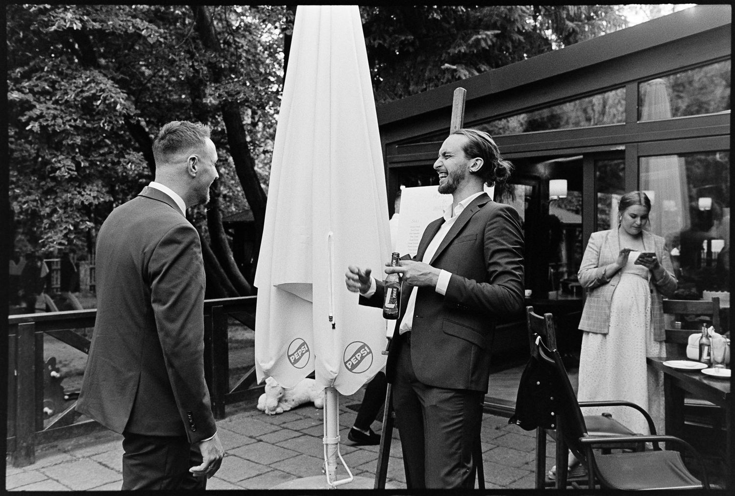 Analogowa fotografia ślubna. Reportaż