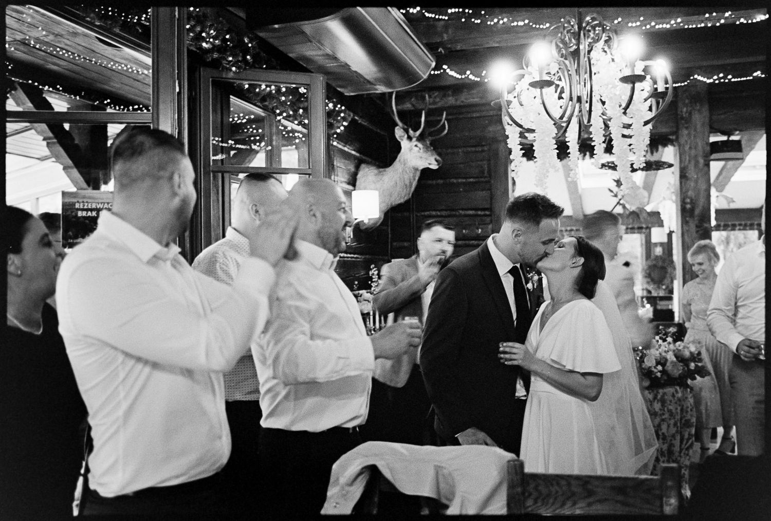 Analogowa fotografia ślubna. Reportaż