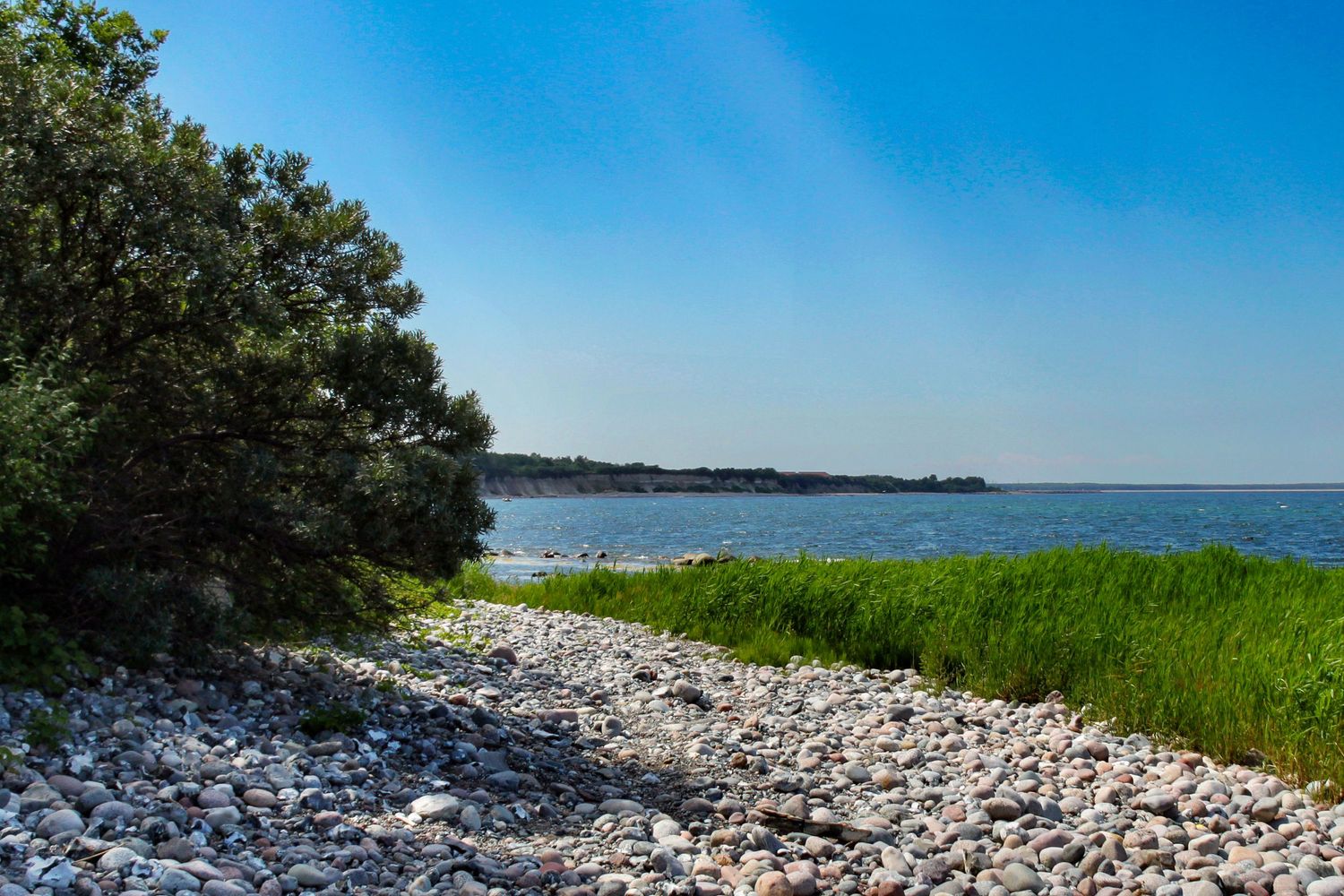 Wandern an der menschenleeren Steilküste auf Rügen, Outdoor Fotografie