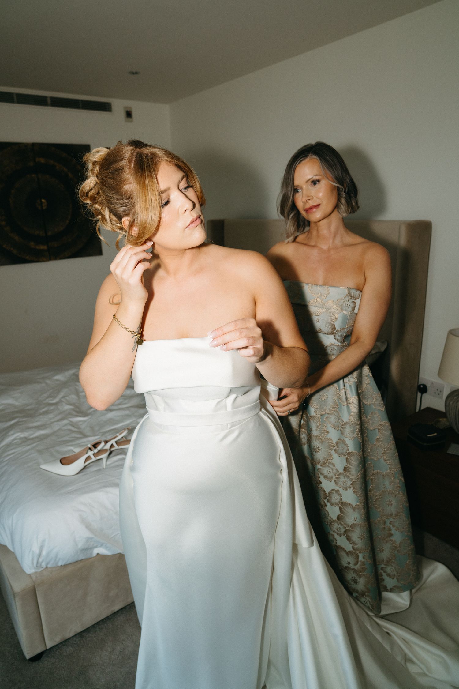 Relaxed wedding elopement in London city, taken by editorial, documentary wedding photographer based in the UK