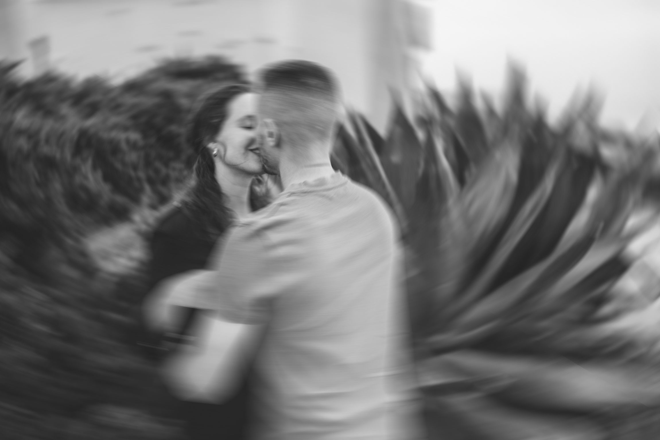 Natural and intimate pregnancy session at azenhas do Mar, portugal, capturing the beauty of a couple expecting their first child