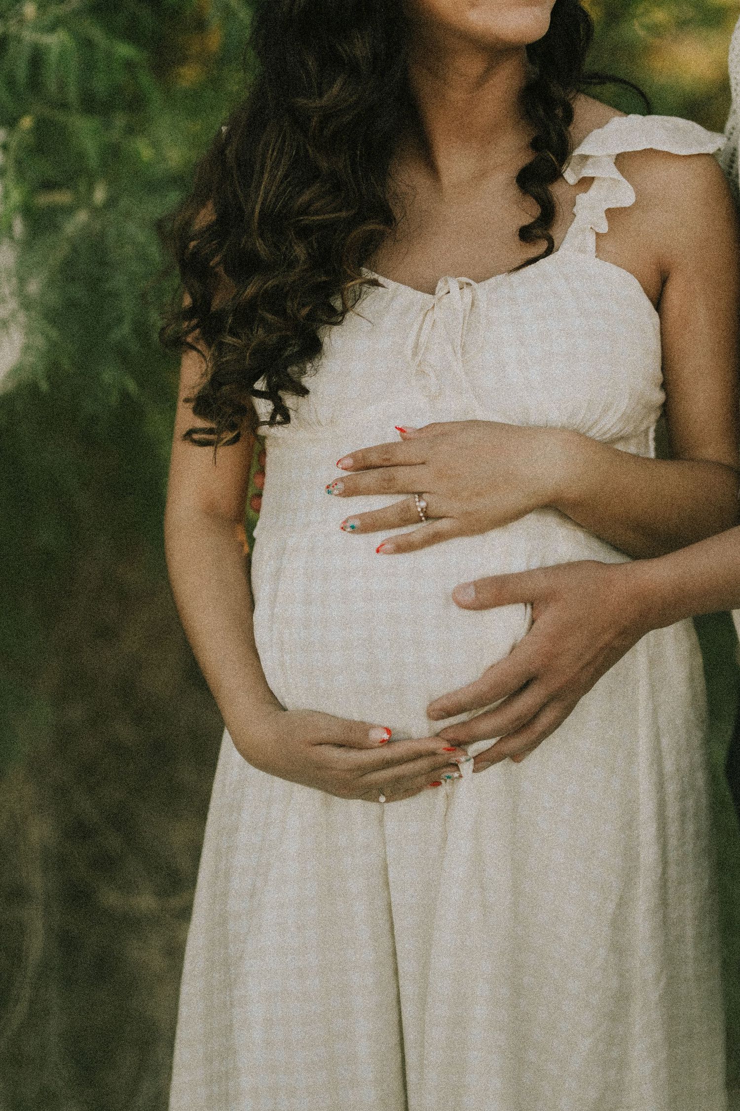 Beautiful maternity session near the Rio Grande in El Paso Texas