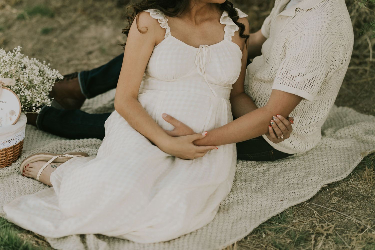 Beautiful maternity session near the Rio Grande in El Paso Texas