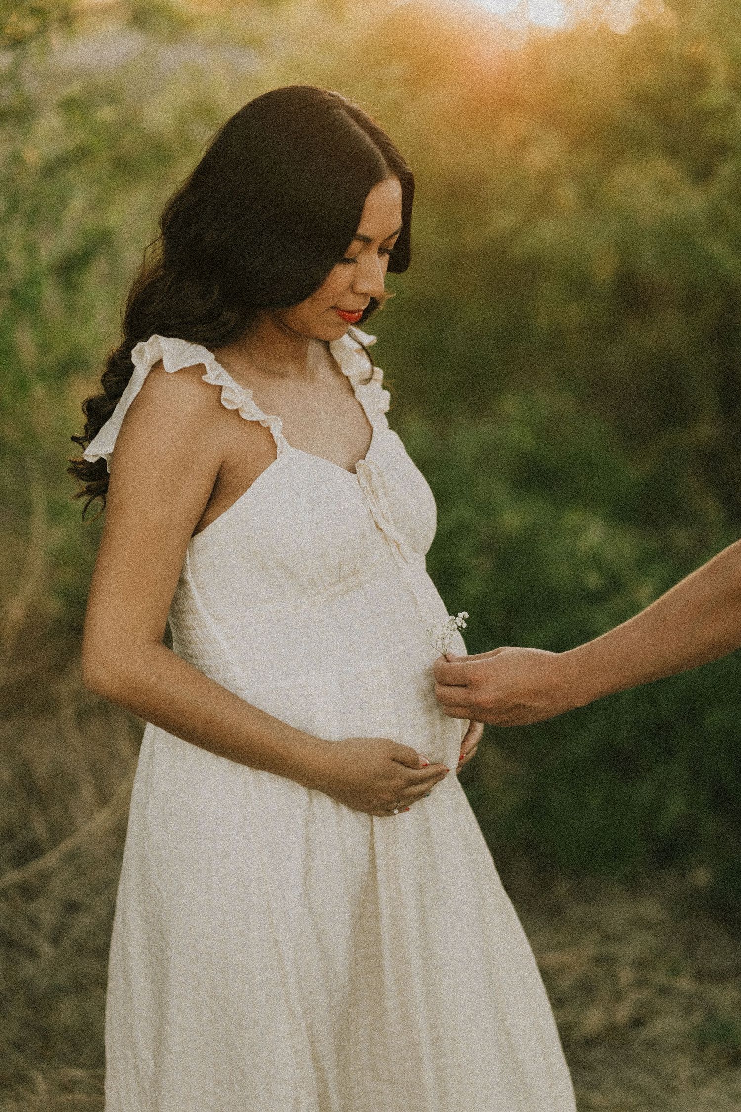 Beautiful maternity session near the Rio Grande in El Paso Texas