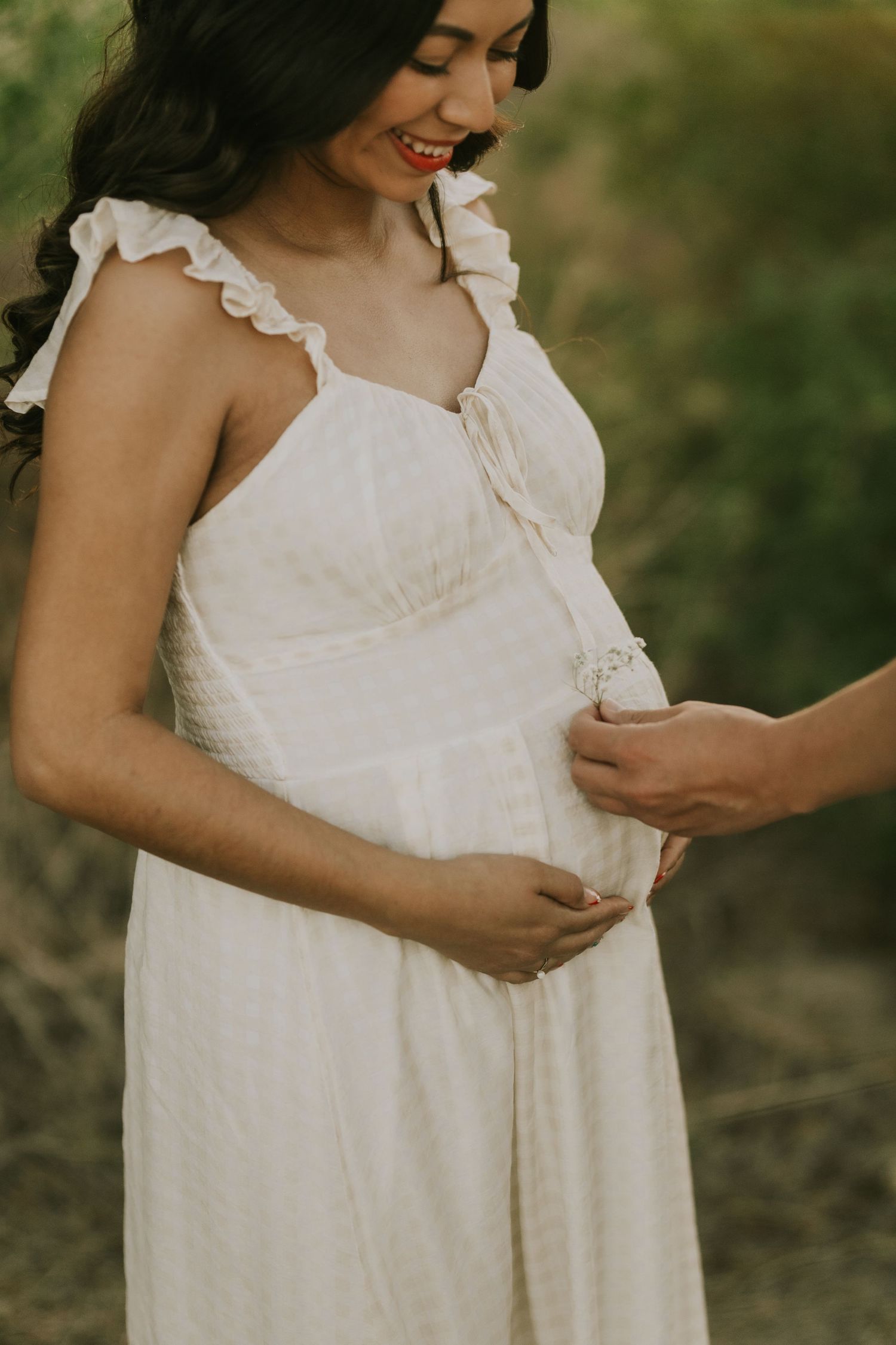 Beautiful maternity session near the Rio Grande in El Paso Texas