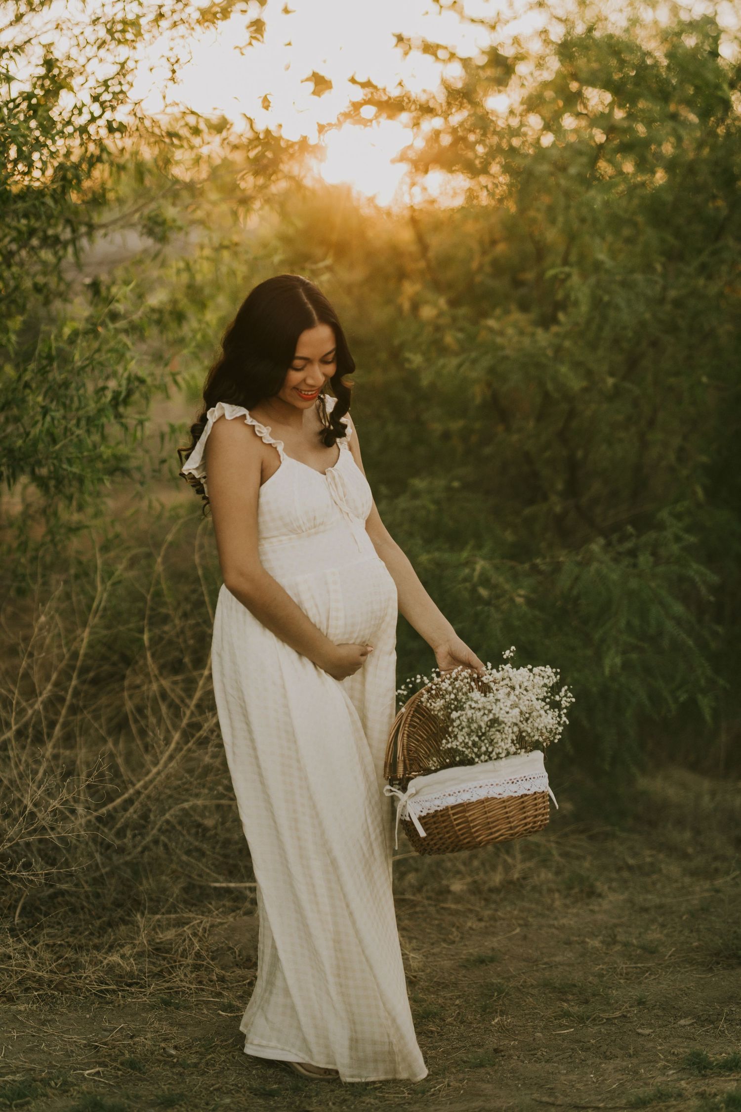 Beautiful maternity session near the Rio Grande in El Paso Texas