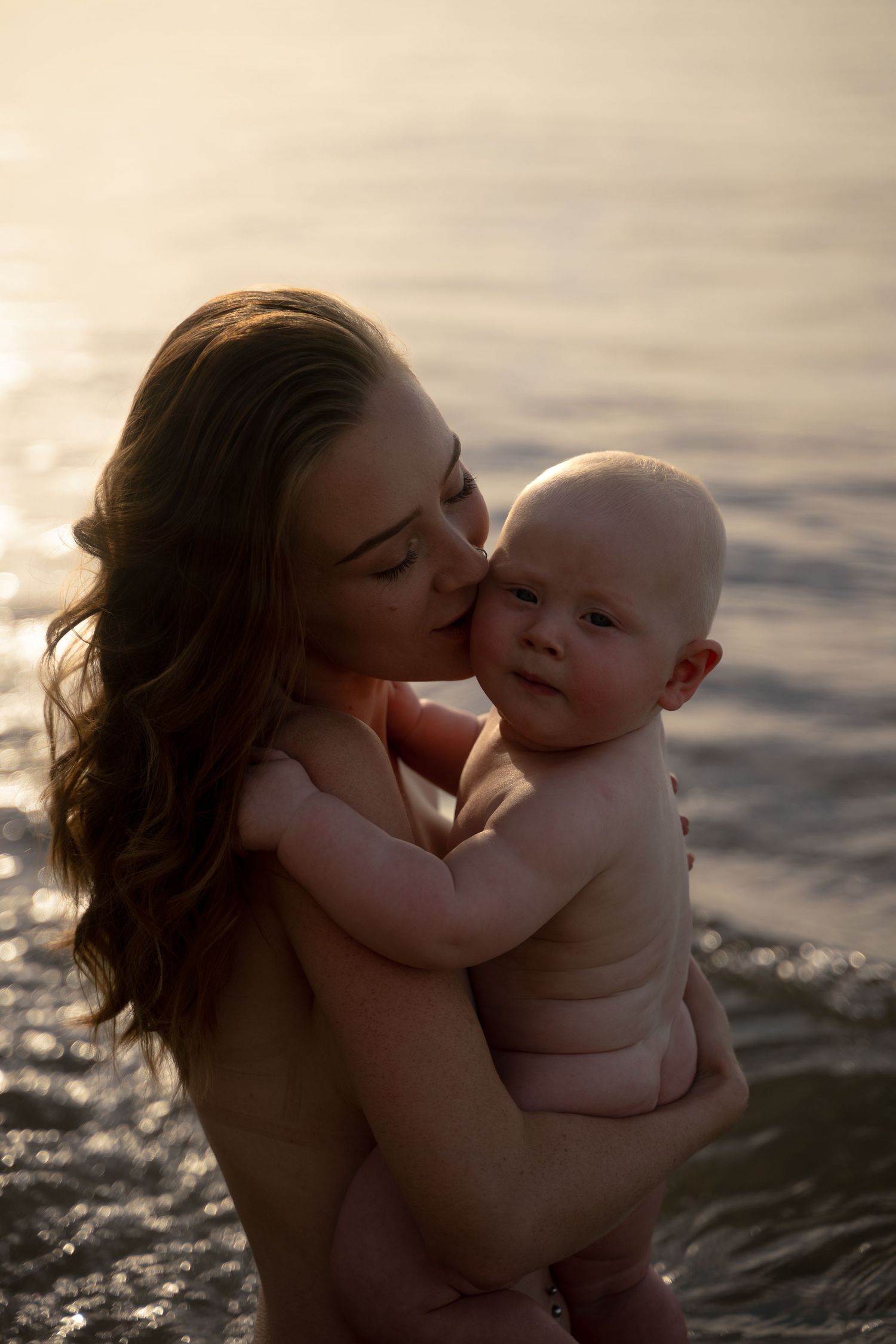 Beach motherhood photoshoot