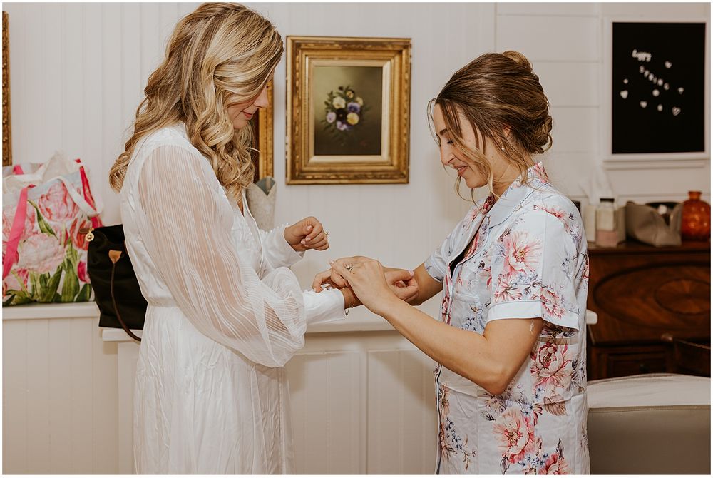Bride and bridesmaids getting ready at the Preserve at Chocorua