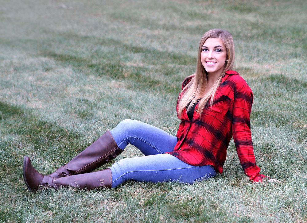 senior, high school senior, senior session, senior photos, senior photographer, senior photography, nc senior photographer, blonde girl, pic