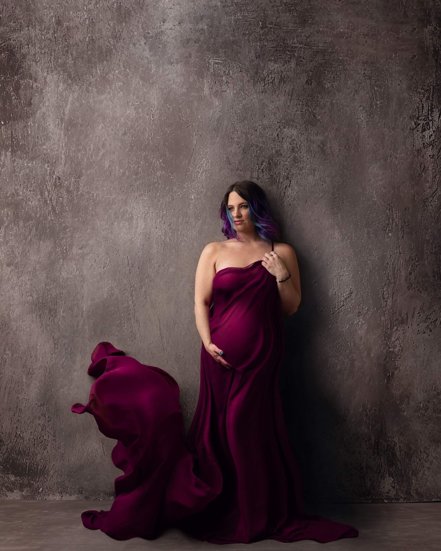 berry pink flowing dress. Maternity photos Surrey Vancouver Elizabeth Lang Photography