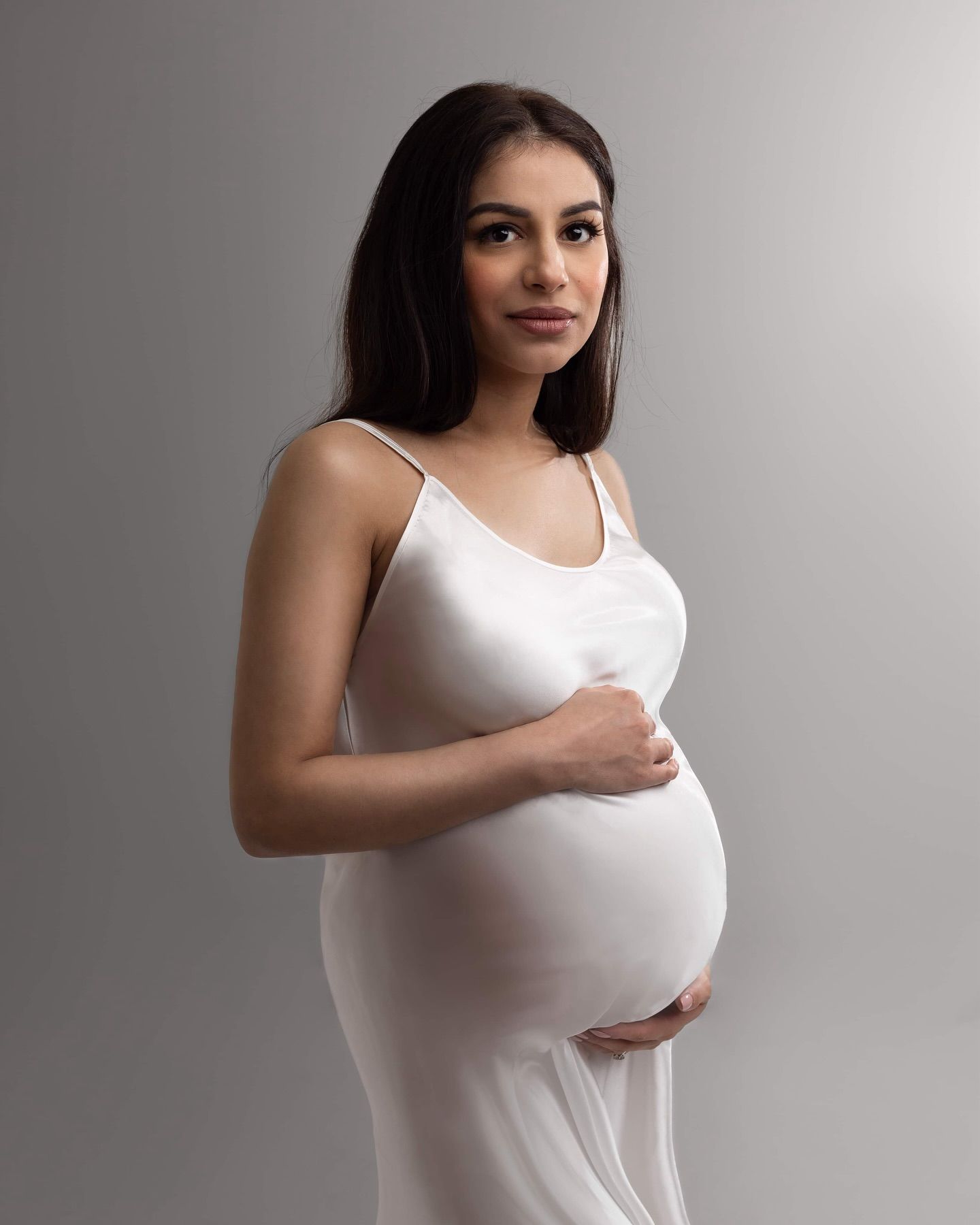 sleek white slip dress Maternity photos Surrey Vancouver Elizabeth Lang Photography