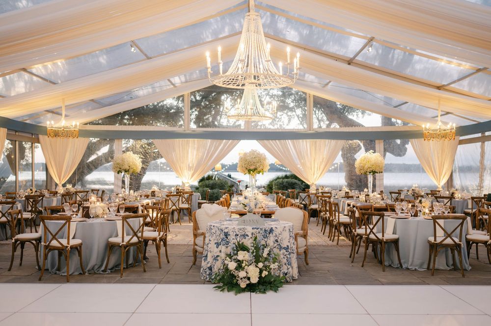 Lowndes Grove wedding photos from a top Charleston wedding photographer. See more timeless and candid wedding photos Lowndes Grove