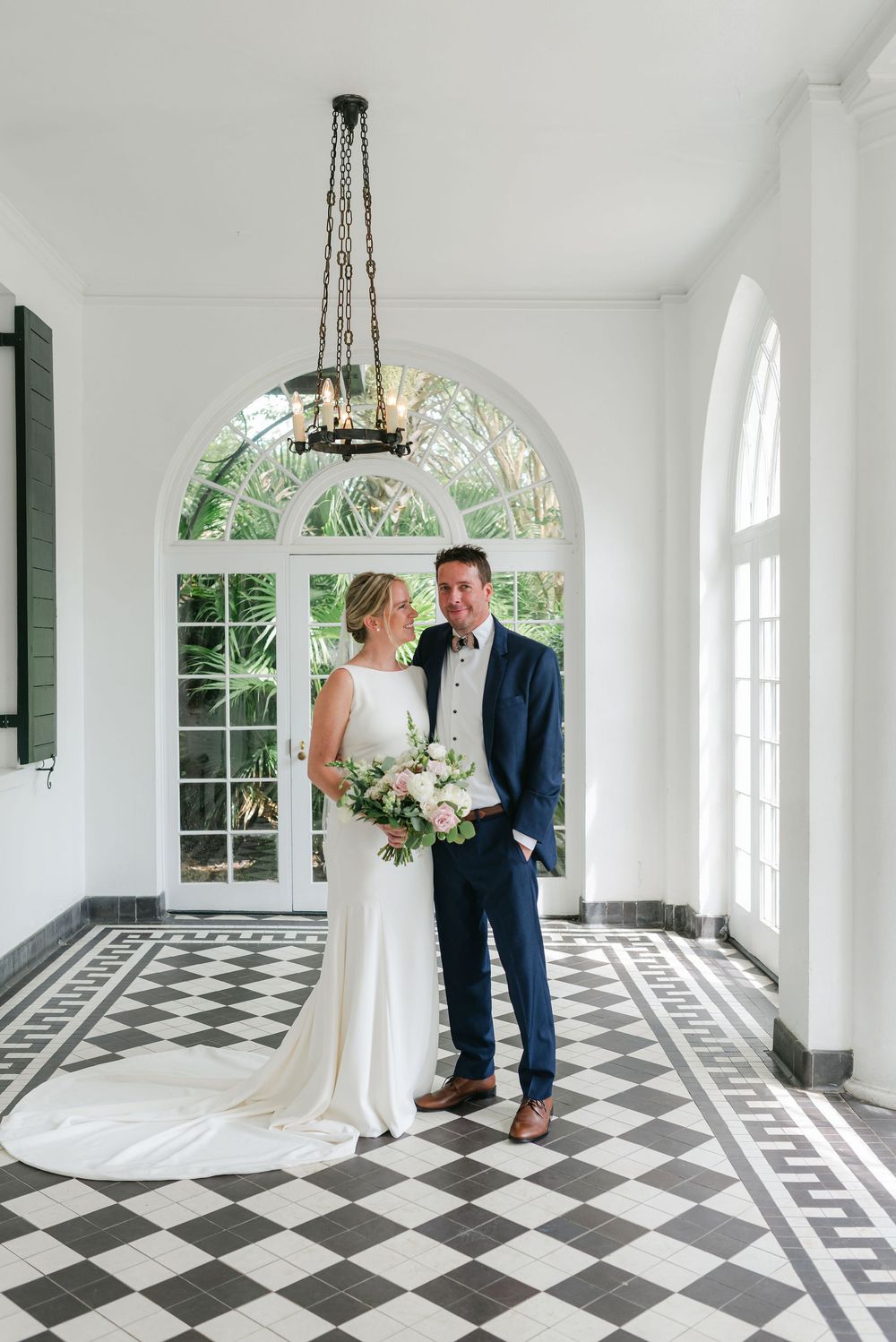 Lowndes Grove wedding photos from a top Charleston wedding photographer. See more timeless and candid wedding photos Lowndes Grove