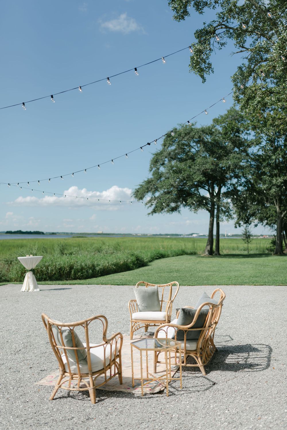 Lowndes Grove wedding photos from a top Charleston wedding photographer. See more timeless and candid wedding photos Lowndes Grove