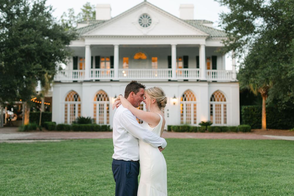 Lowndes Grove wedding photos from a top Charleston wedding photographer. See more timeless and candid wedding photos Lowndes Grove Lowndes