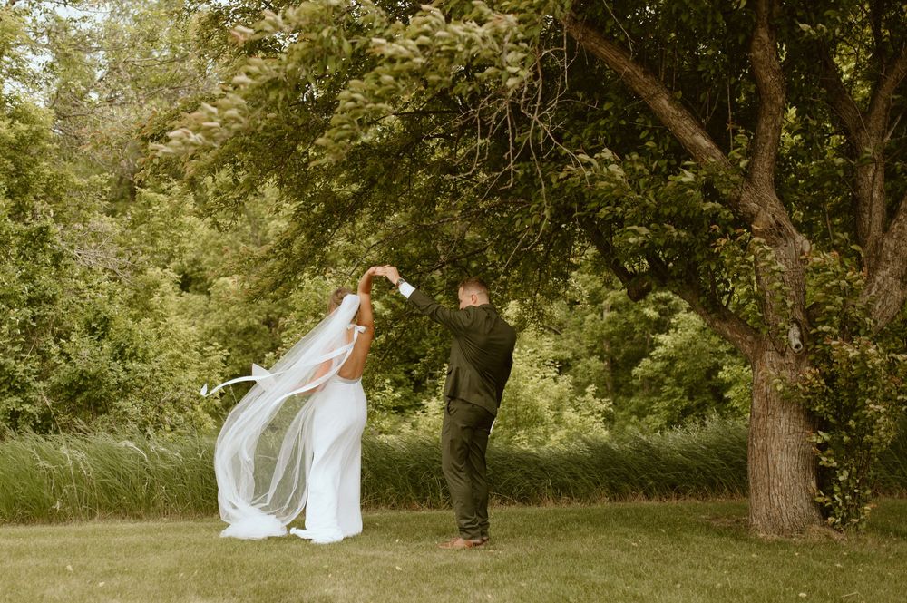 Minnesota Wedding Photographer, Romantic and Authentic Minnesota Photography, Minnesota Couple Photos | Rachel Marie Photography