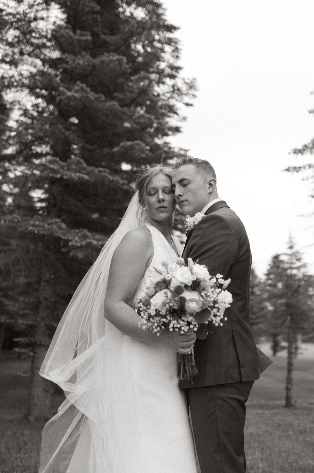 Minnesota Wedding Photographer, Romantic and Authentic Minnesota Photography, Minnesota Couple Photos | Rachel Marie Photography